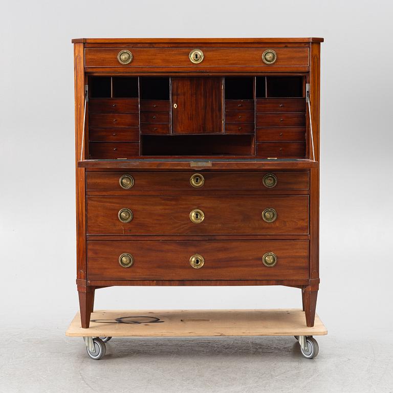A late Gustavian chiffonier, circa 1800.