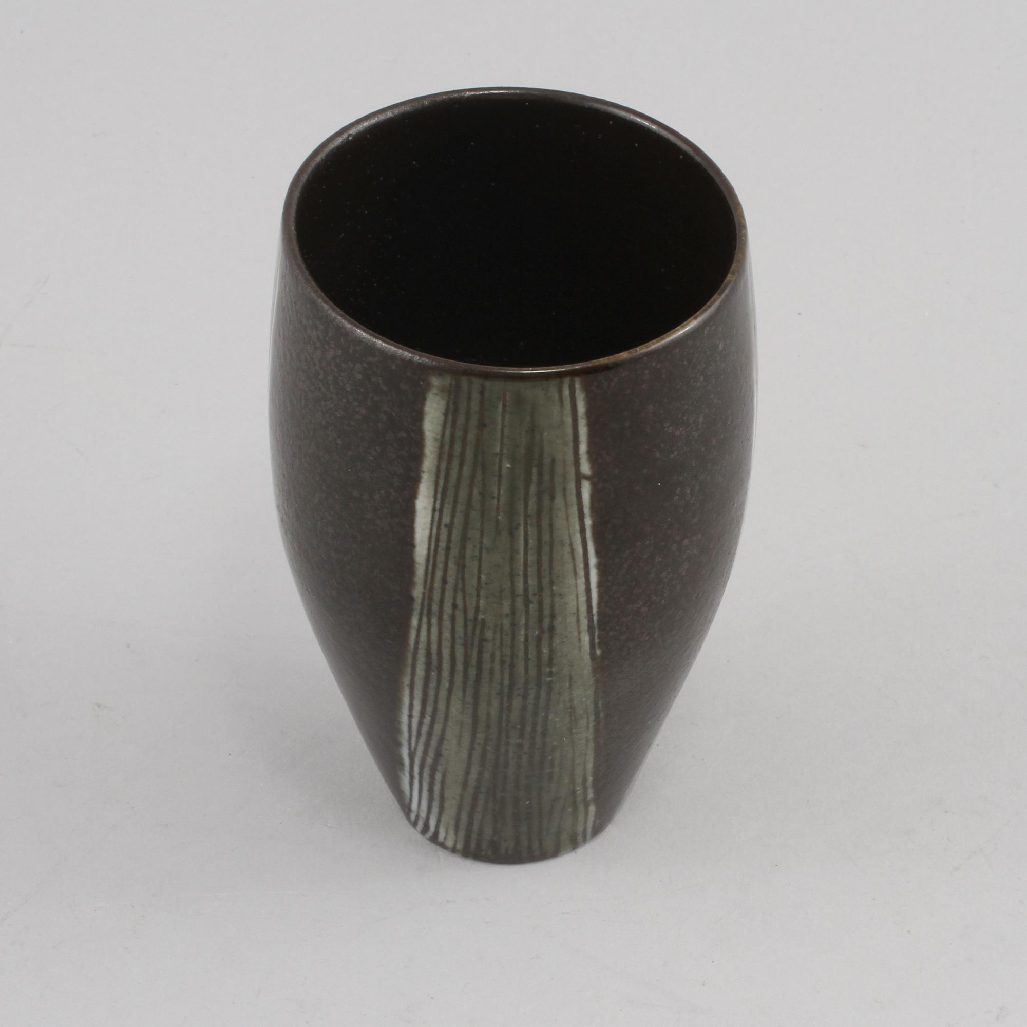 VAS, stengods, Karin Björkqvist, Gustavsberg Studio, 1900-talets andra hälft.