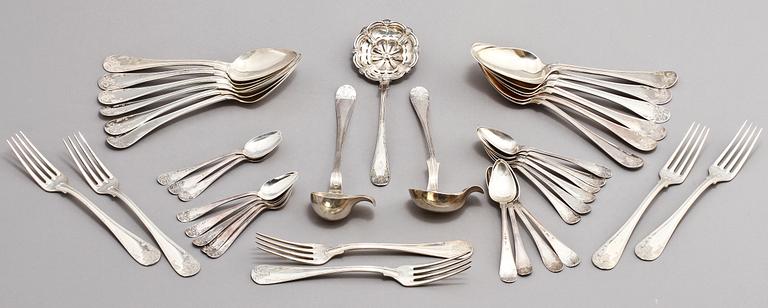 BESTICKSERVISDELAR, 37 st, silver, "Fransk lilja", 1800- samt 1900-tal. Vikt 1400 gram.