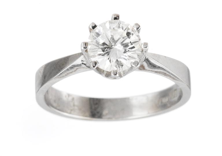 RING, set with brilliant cut diamond, 1.21 cts.