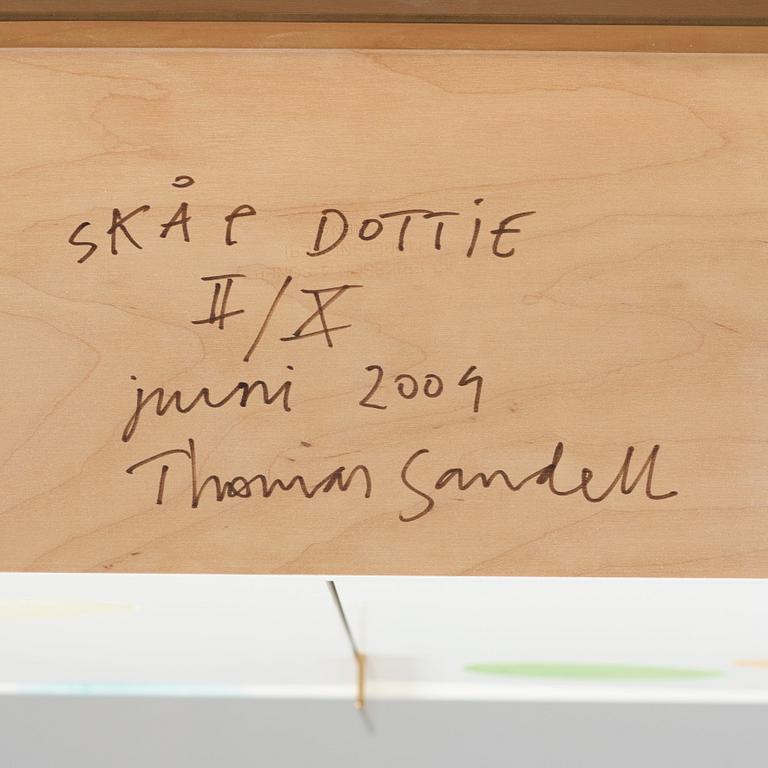 Thomas Sandell, skåp "Dottie" för Firma Svenskt Tenn 2004. Nr 2 i upplaga om 10 exemplar.