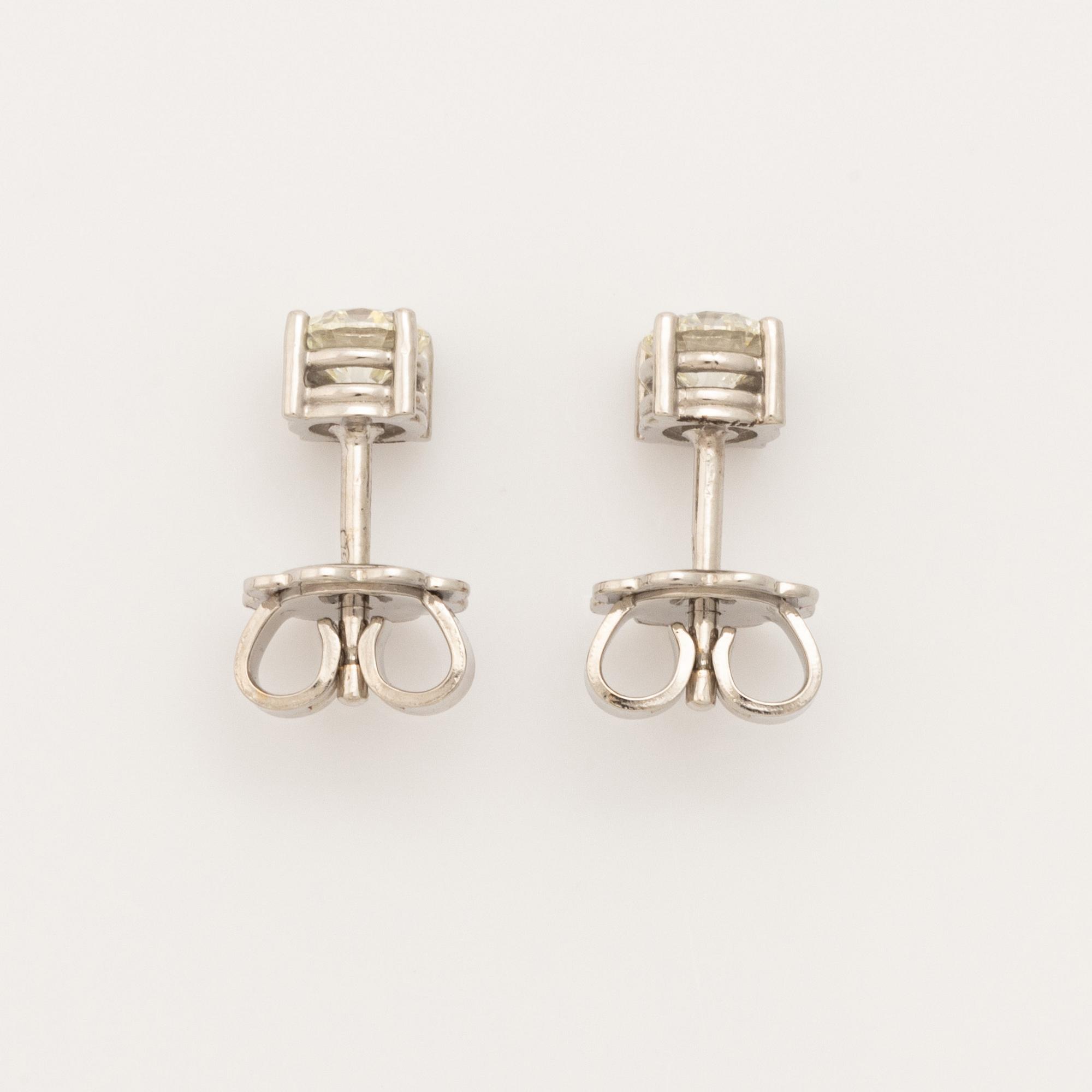 Brilliant cut diamond earrings.