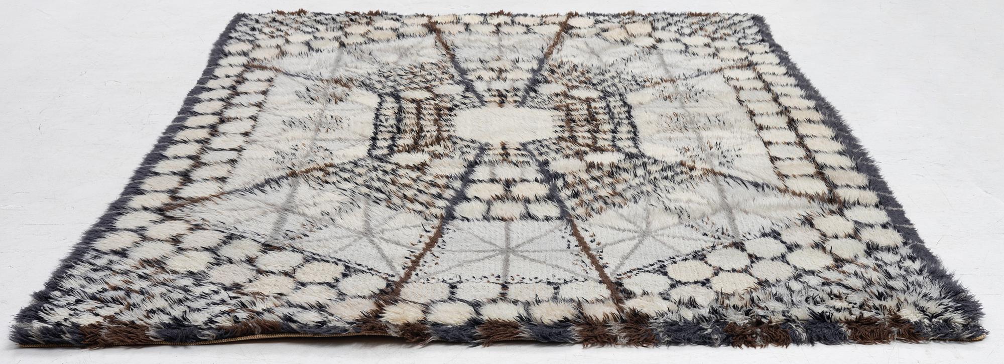 Marianne Richter, a rug, c. 230 x 160 cm.