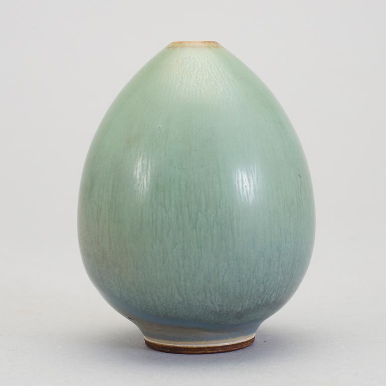 A Berndt Fribergs stoneware vase, 1954.