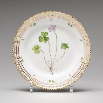 A set of 7 Royal Copenhagen "Flora Dancia" dishes, Denmark, 20th Century.