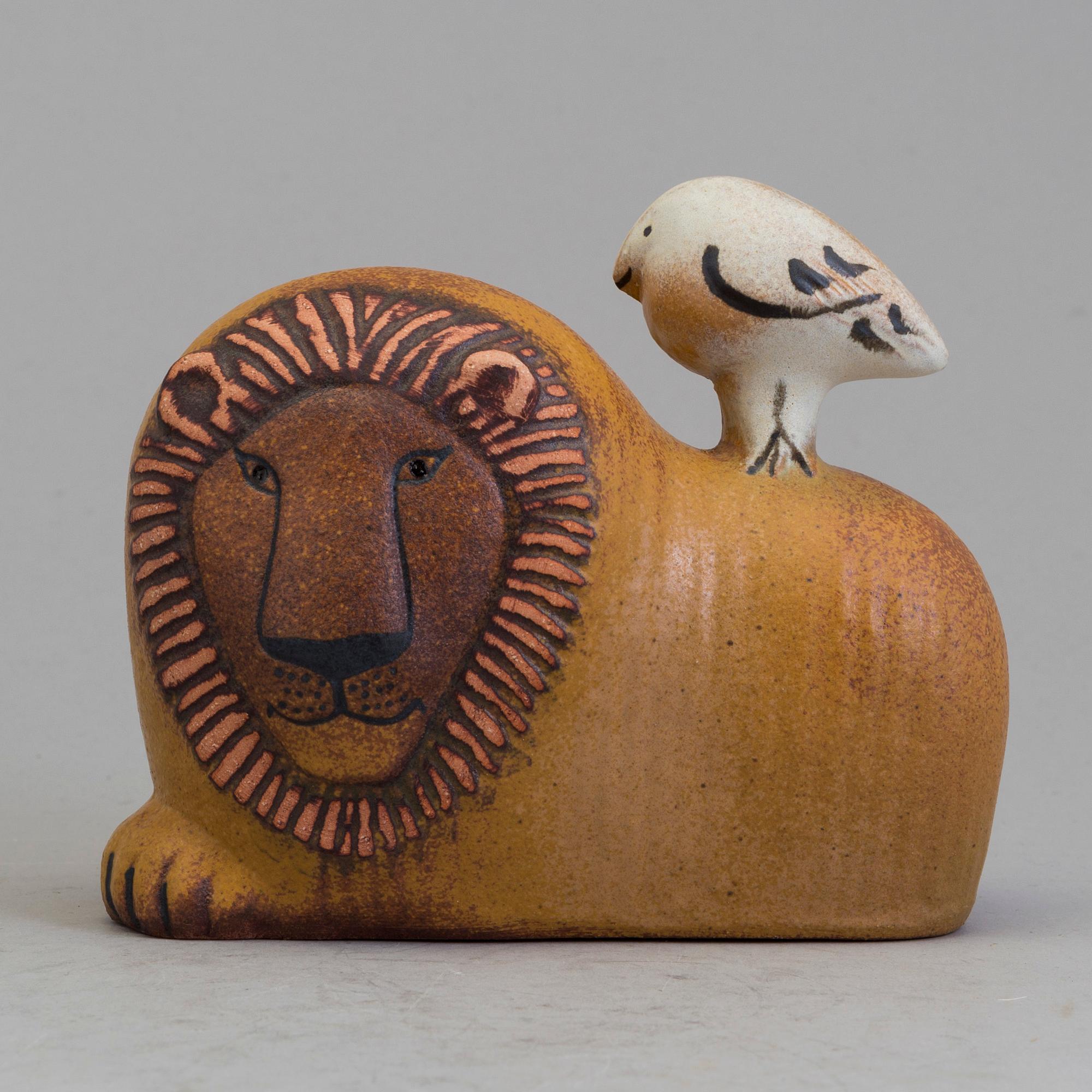 置物 Lisa Larson / Sjolejon / Gustavsberg A Lisa Larson figurine, Gustavsberg. - Bukowskis