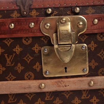 LOUIS VUITTON, a Monogram canvas trunk, late 19th/early 20th century.