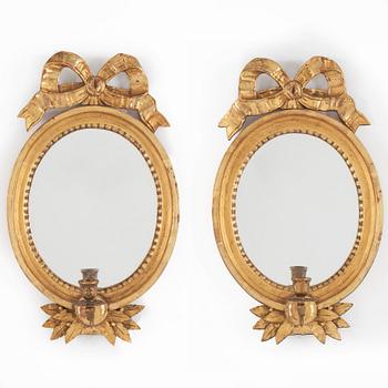 SPEGELLAMPETTER, ett par, gustaviansk stil, sent 1900-tal.