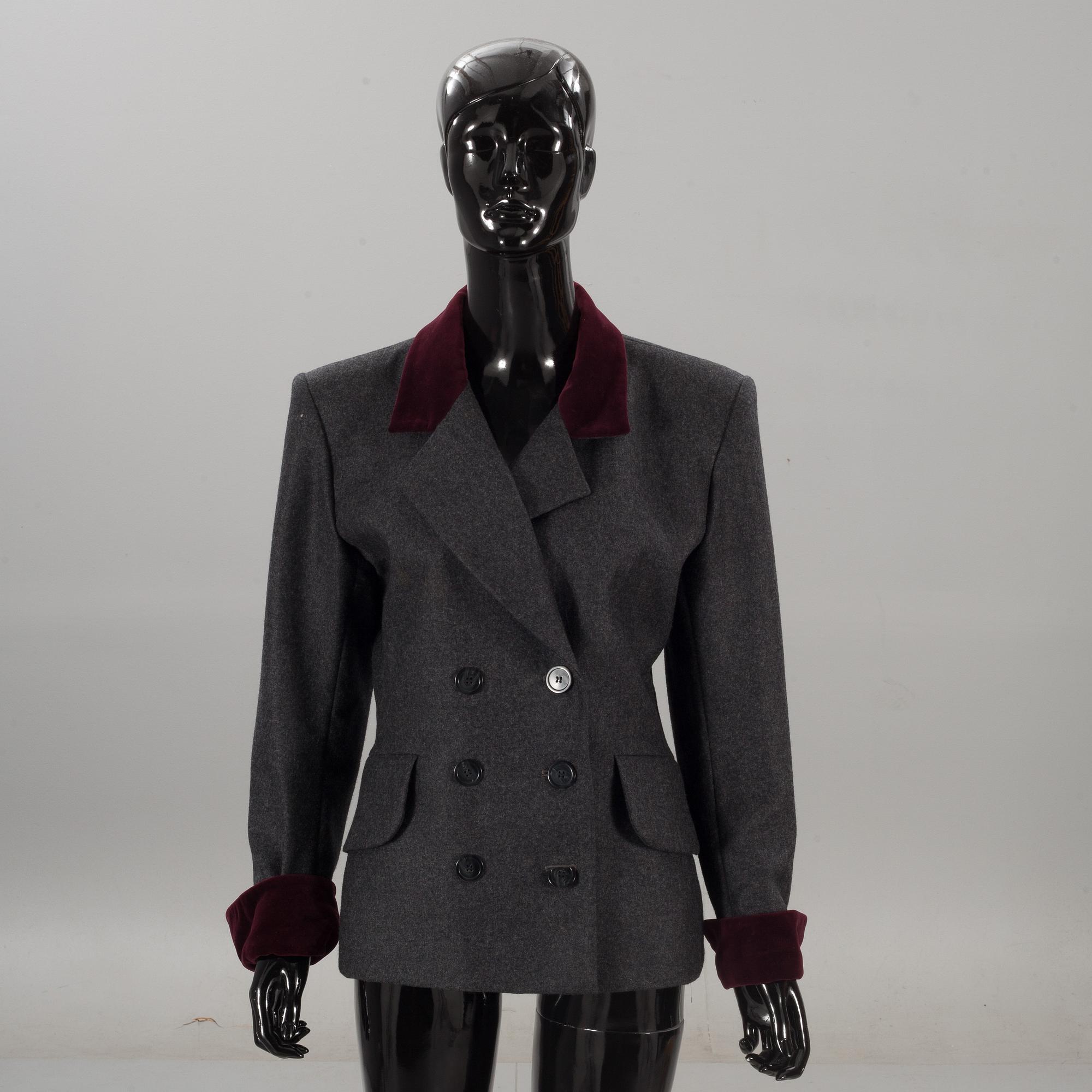 KAVAJ, Yves Saint Laurent.