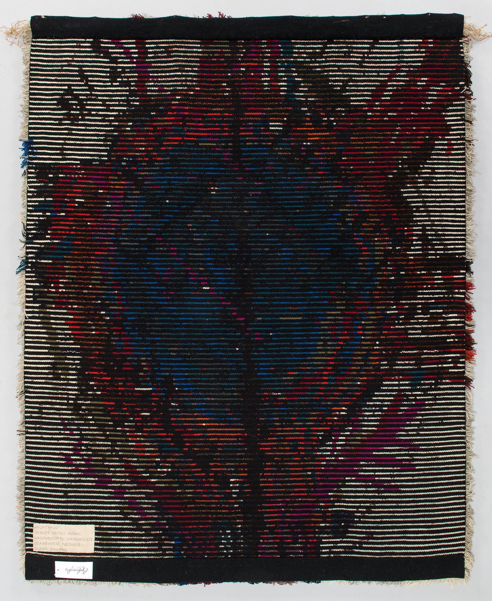 Reino Koski, a Finnish long pile rug for Neovius. Circa 160 x 125 cm.