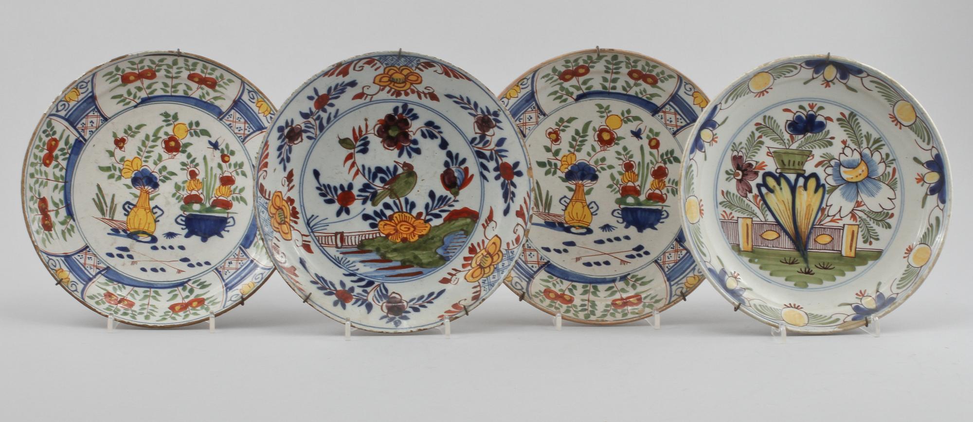 TALLRIKAR, 4 st, fajans, 1700-tal.