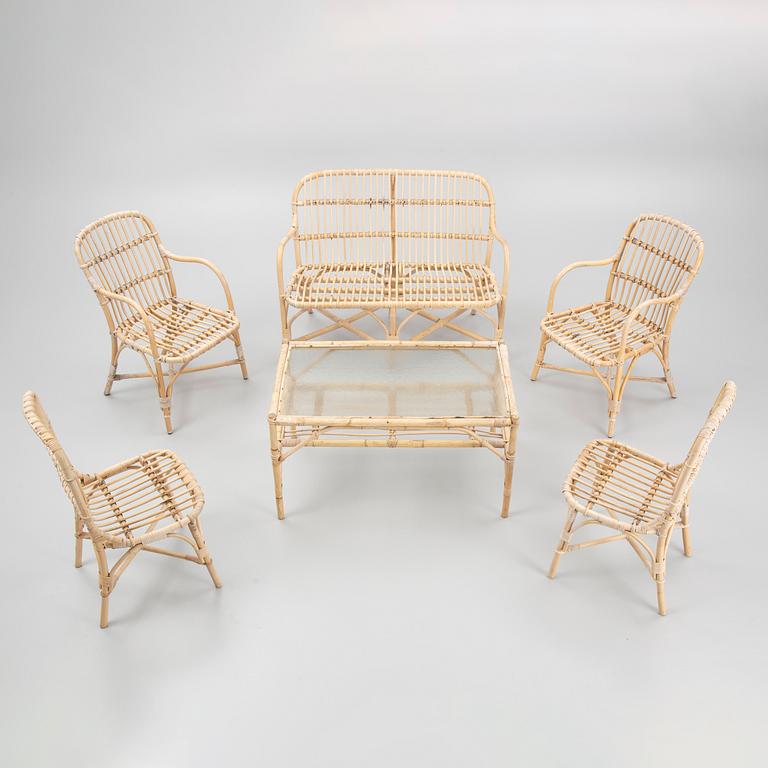 Möbelgrupp av bambu, 6 delar, 1900-tal.