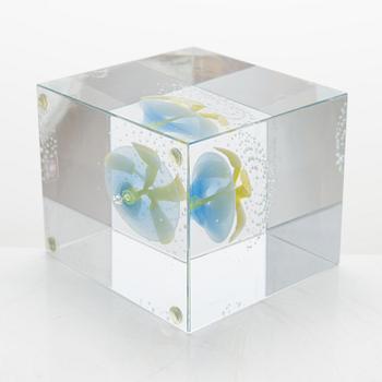 Oiva Toikka, annual glass cube 2000, signed Oiva Toikka Nuutajärvi 2000, 528/2000.