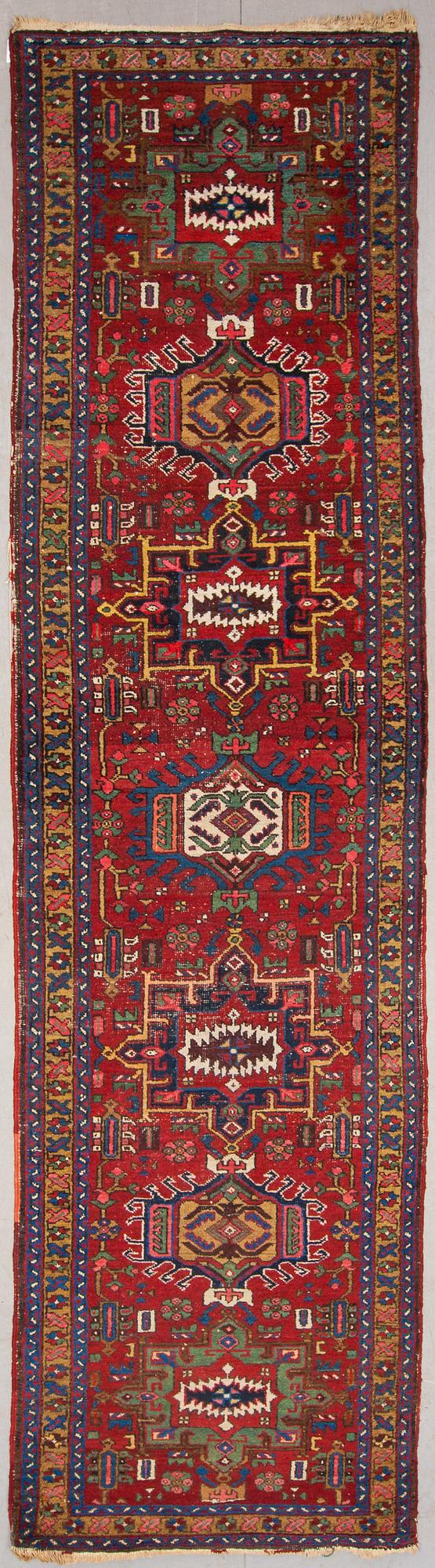 GALLERIMATTA. Semiantik, Iran, ca 346 x 90 cm.