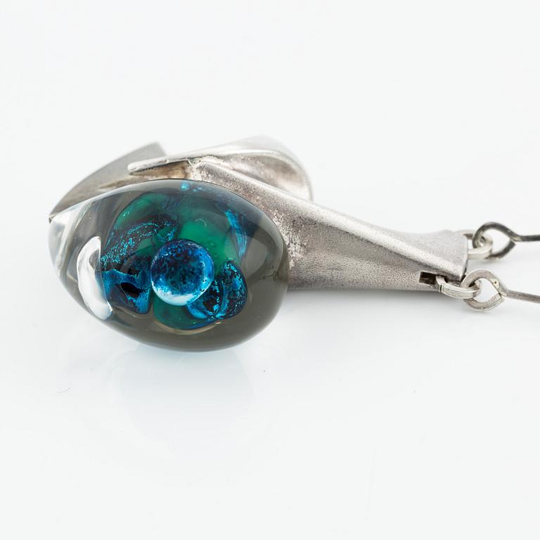 Björn Weckström, collier, "Rymdäpple",  sterlingsilver och akryl. Lapponia 1976.