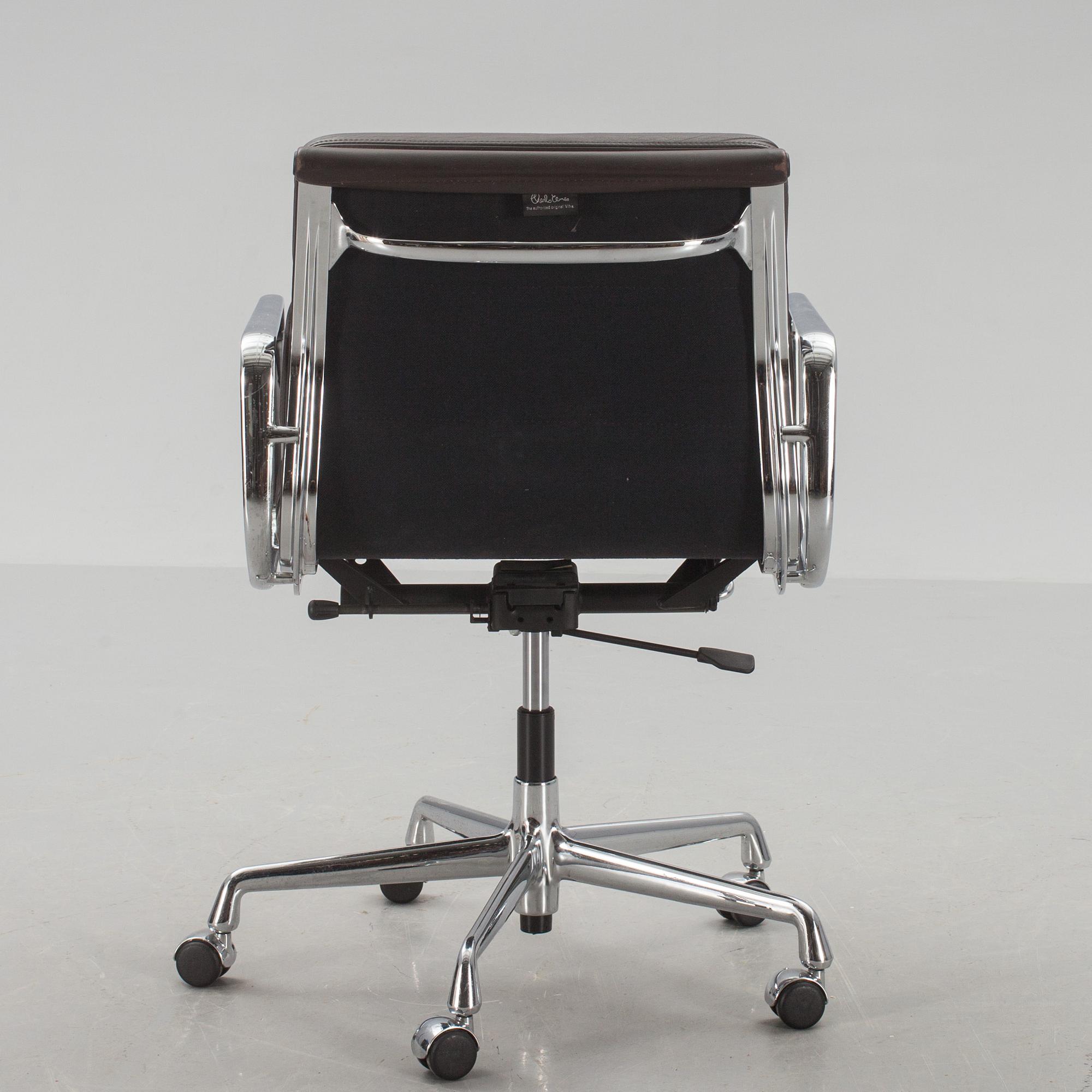 SKRIVBORDSSTOL, "Softpad/EA 217", Charles & Ray Eames, Vitra.