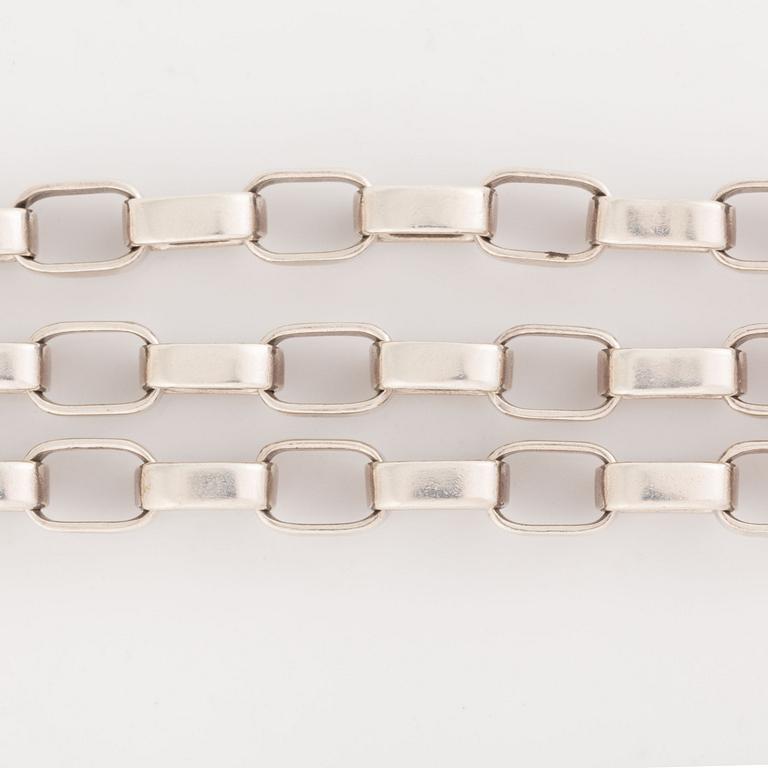 A Sven Erik Högberg silver bracelet.