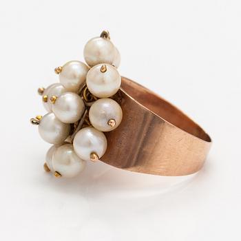 A 14K gold ring and earrings with cultured pearls. Mexico.