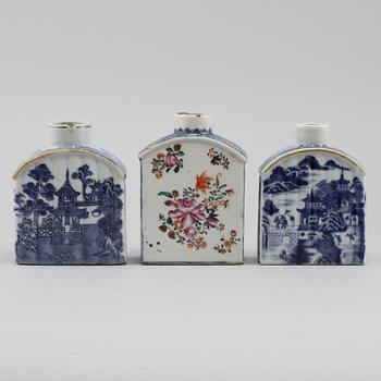 TEDOSOR, 3 st, porslin, Kina, Qianlong (1736-1795).