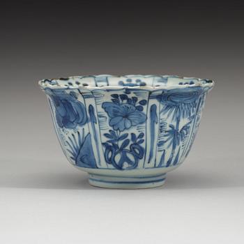 A blue and white bowl, Ming dynasty, Wanli (1572-1620).