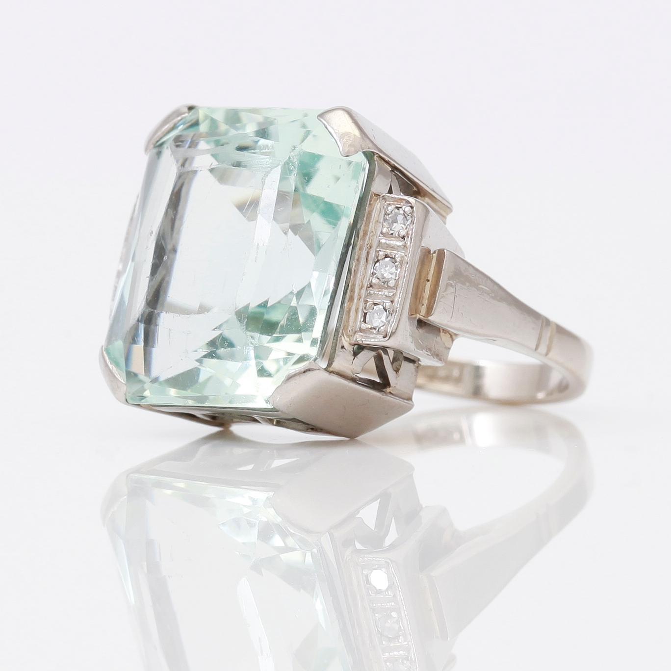 RING, akvamarin samt 6 diamanter.