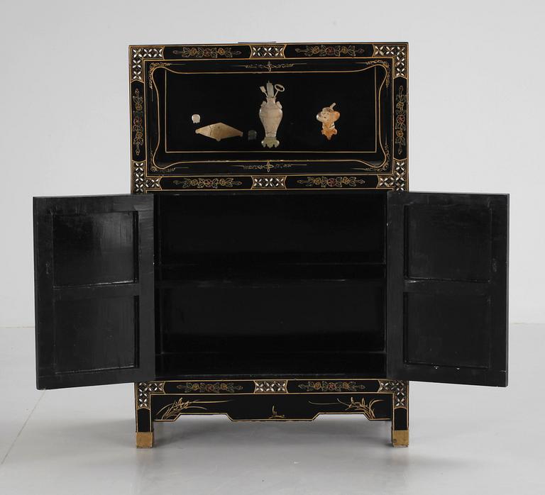 SKÅP, Kina, 1800/1900-tal.