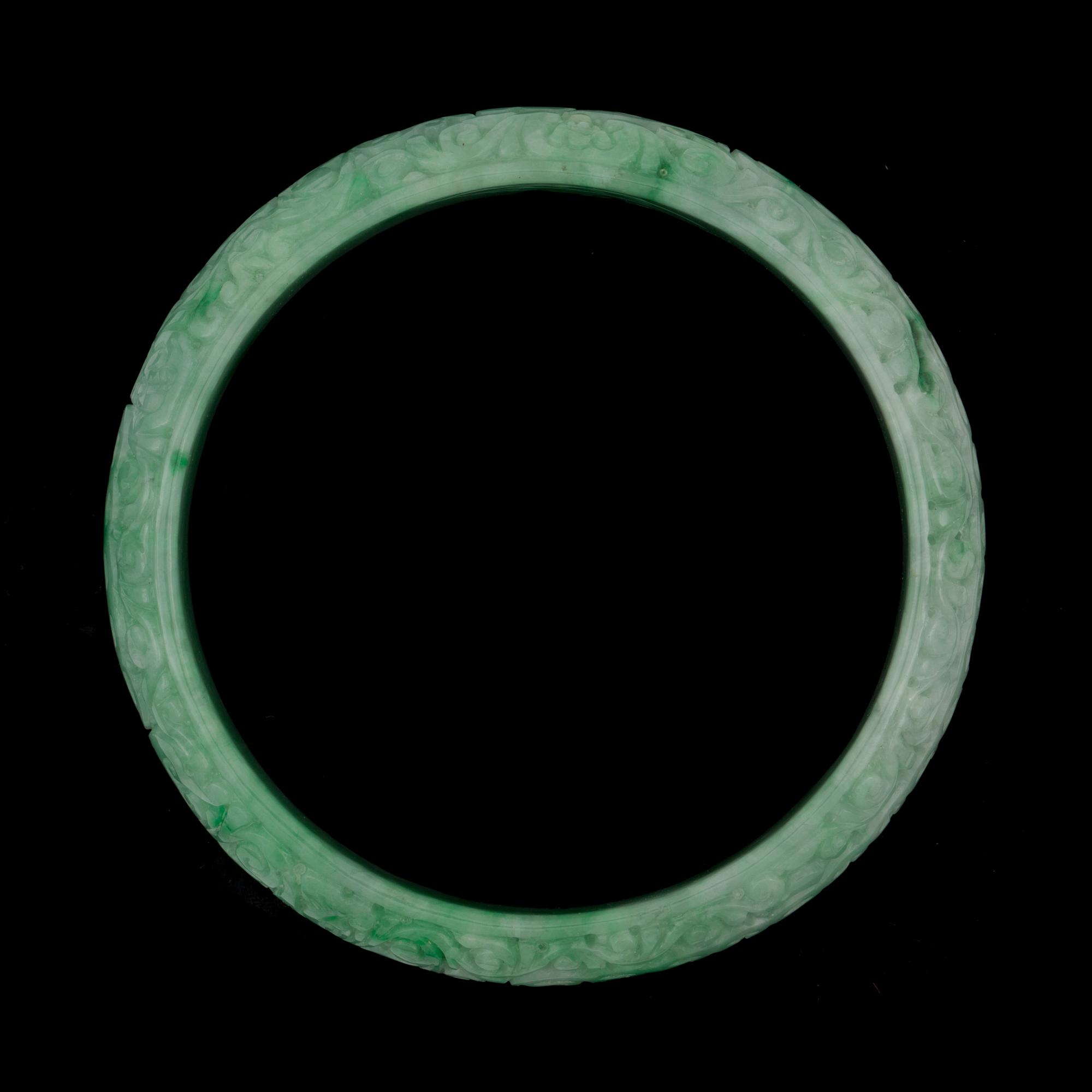 ARMRING i snidad nefrit.
