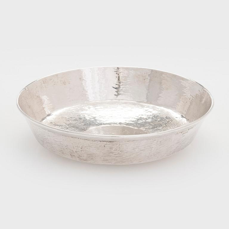 Tapio Wirkkala, a silver bowl model TW 289, Kultakeskus, Hämeenlinna 1966.