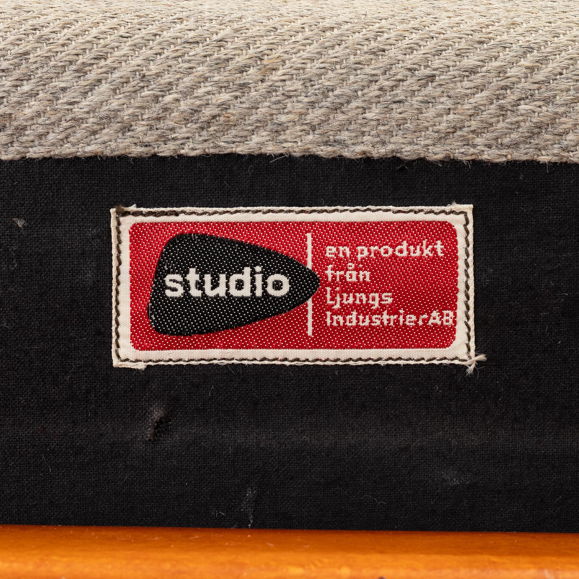 Alf Svensson, fåtölj "Contour-serien" Bra Bohag, Studio Ljungs industrier, 1960-tal.