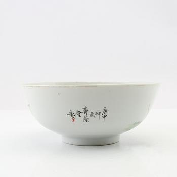 Porcelain bowl, China, 19th century.