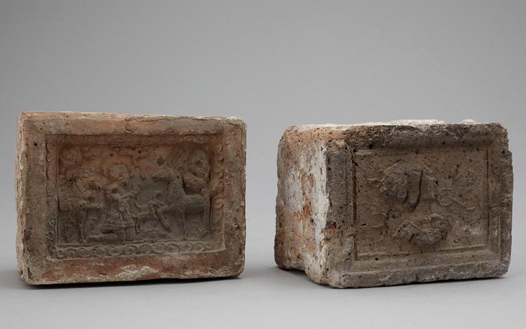 TEGEL, 2 delar, renässans, 1500-tal.