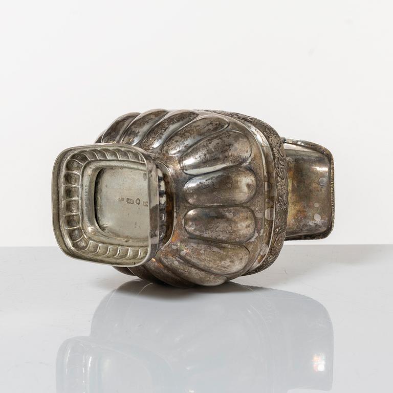 Confectionery bowl and cream jug, low-grade silver, Empire, 19th Century.