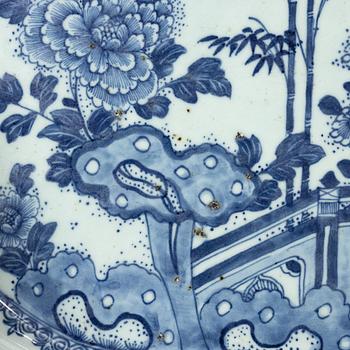A porcelain dish, China, Qing dynasty, Qianlong 1736-95.