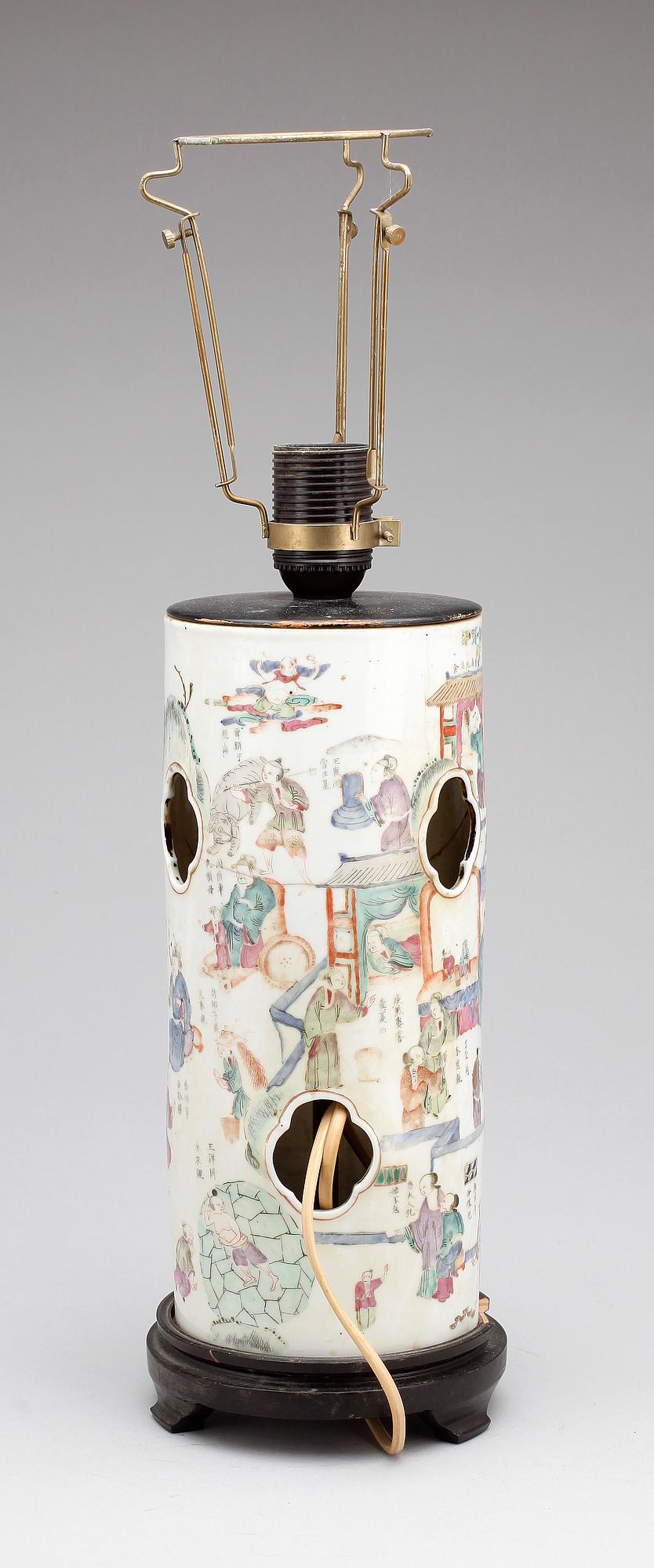 PERUKVAS, porslin, Kina, 1900-tal.