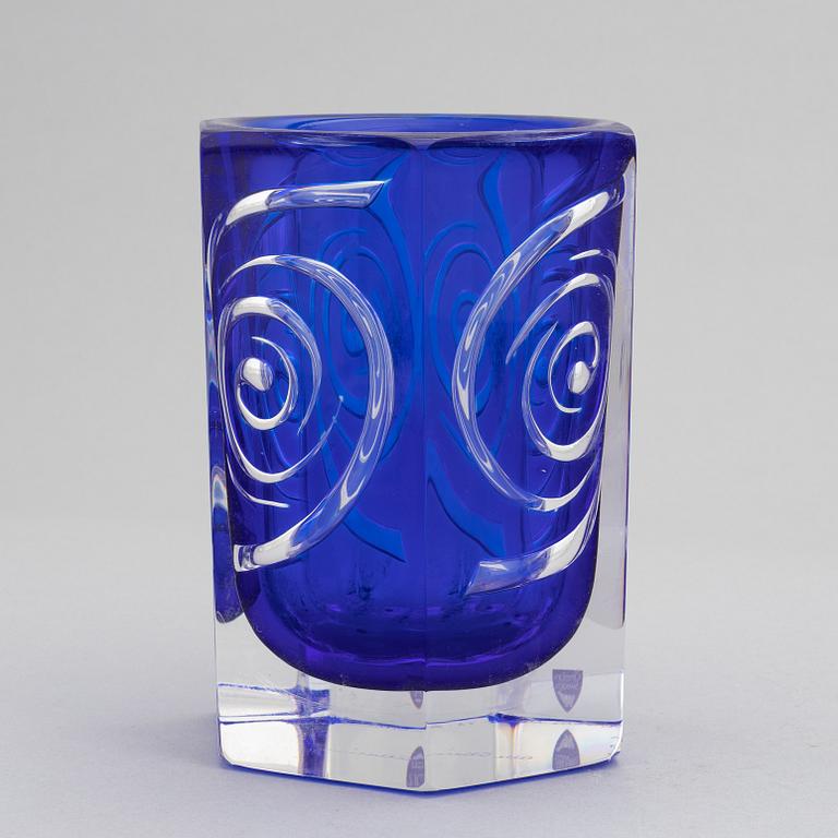 Olle Alberius, a signed 'Virvel' glass vase, Orrefors, 1988.