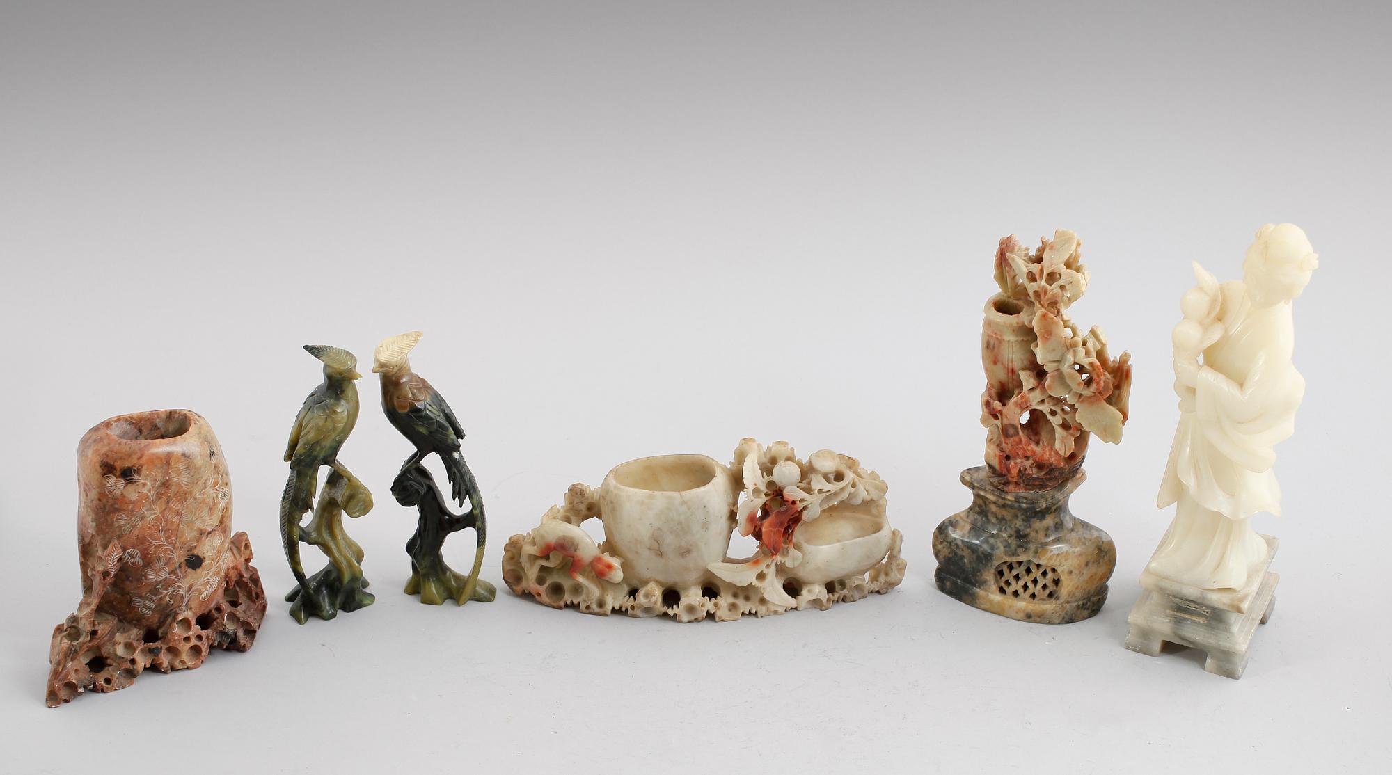 VASER, 3 st samt FIGURER, 3 st, soapstone, Kina, 1900-tal.
