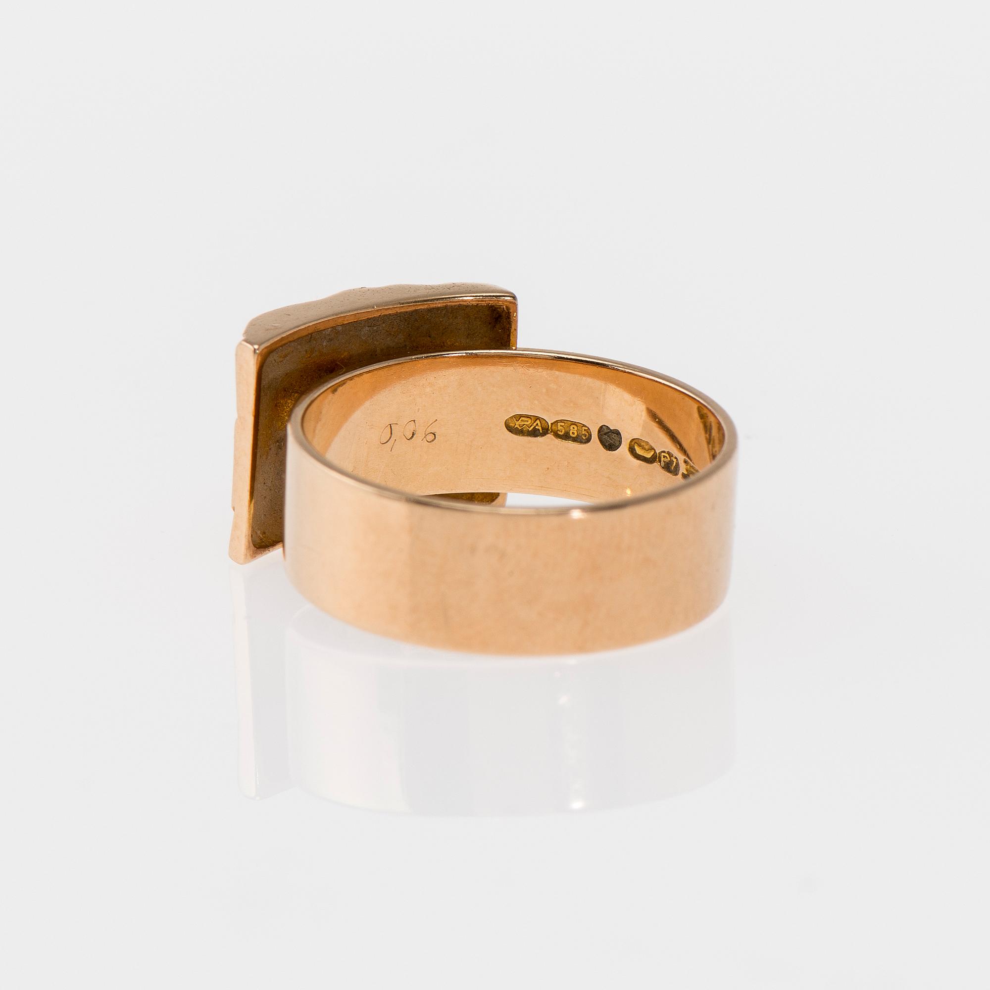 RING, Björn Weckström, Lapponia 1968. 14K guld, briljantslipad diamant.  Vikt ca 8,9 g.