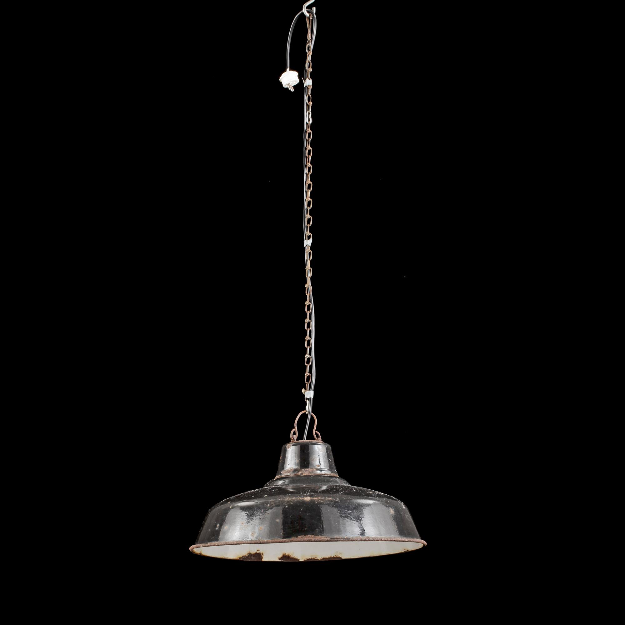 TAKLAMPA, industri, omkring 1900-talets mitt.