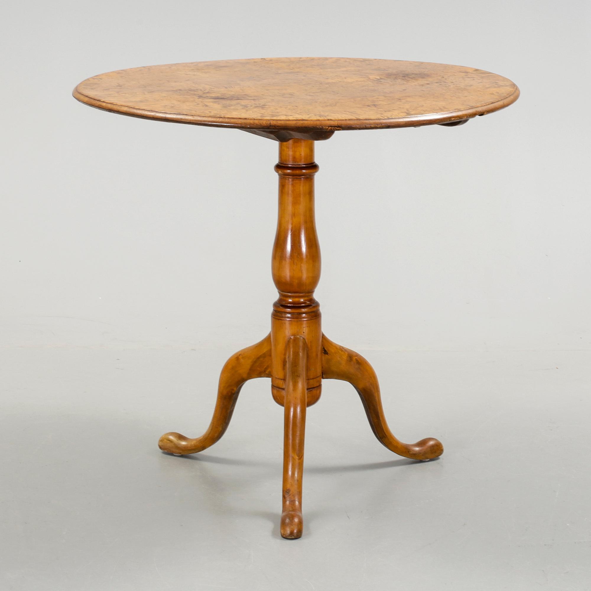 FÄLLBORD, av Jacob Sjölin (mästare i Köping och Kungsör 1767-1785).