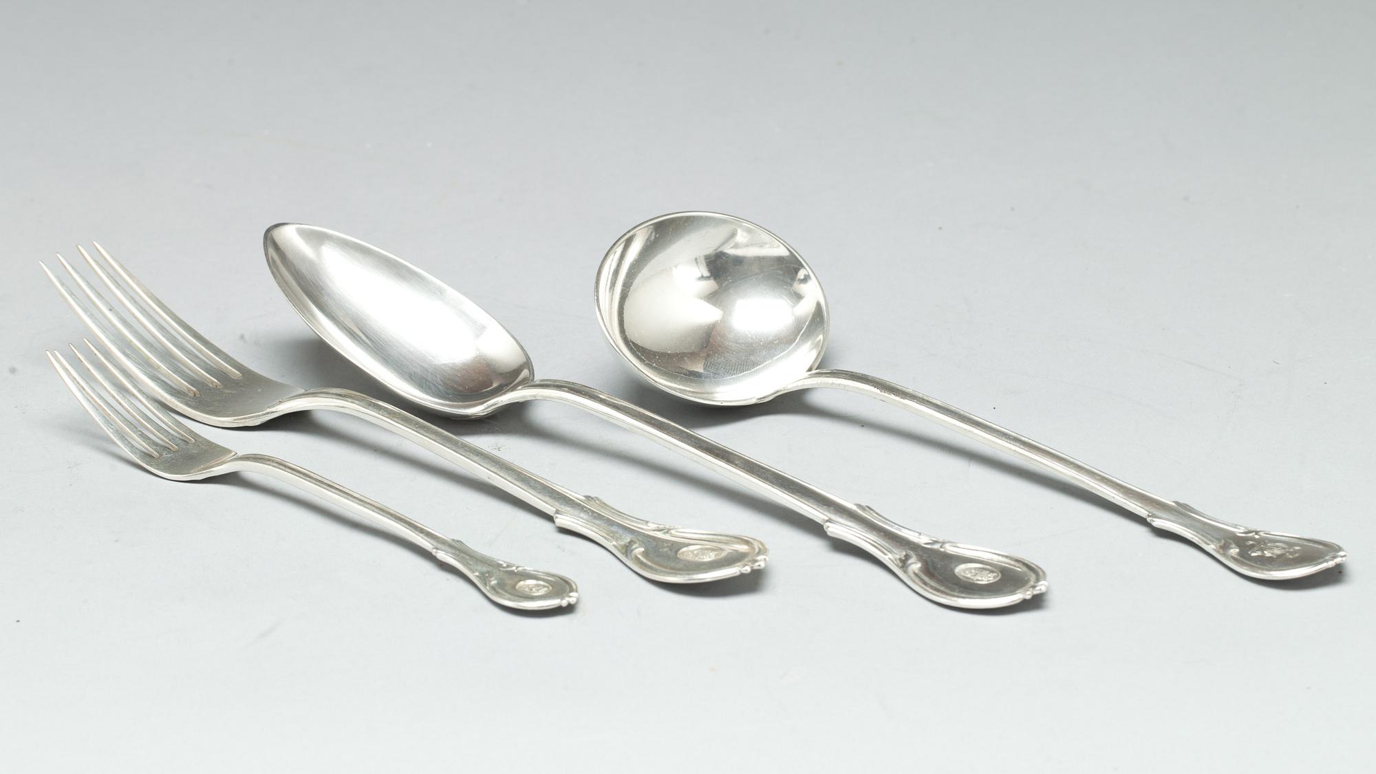 BESTICKSDELAR, 12+12+12+1. Silver mestadels 1910, Möllenborg "Prins Fredrik". Ca 2000 g.