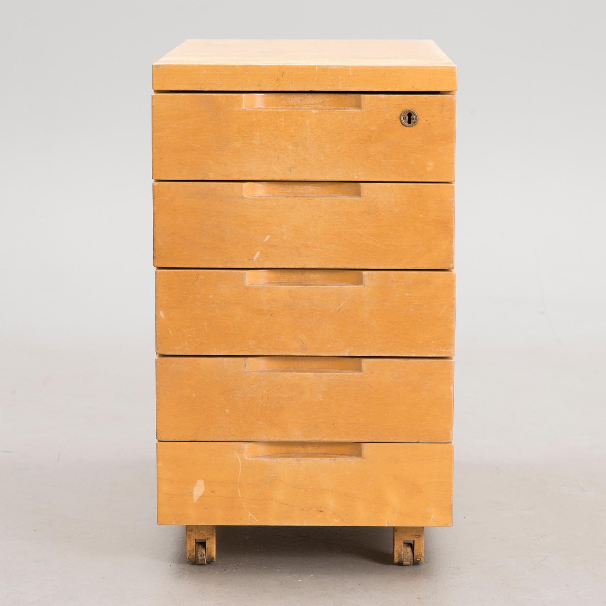 A mid 20th century 'B96' drawer unit for Artek, Finland.