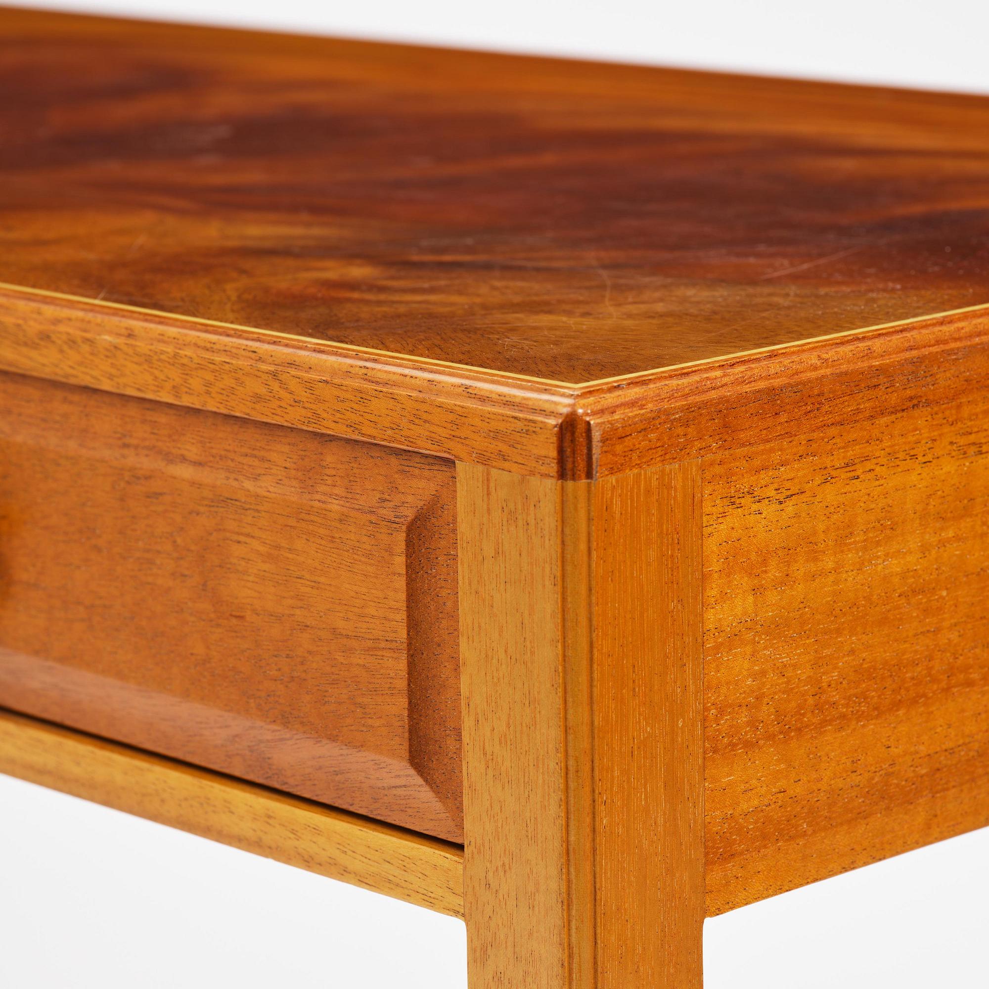 Josef Frank, sideboard, modell 821, Firma Svenskt Tenn, efter 1985.