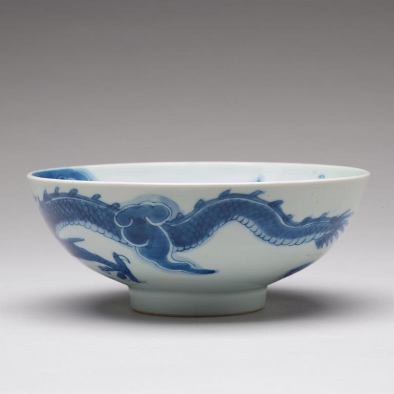 A blue and white bowl, Qing dynasty, 18th Century.