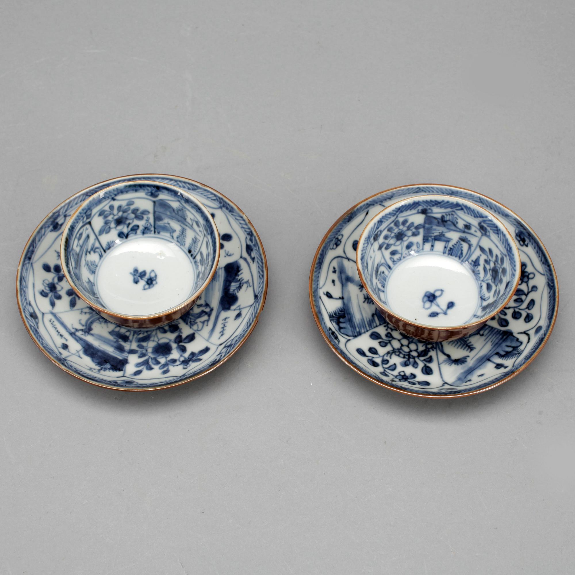 KOPPAR MED FAT, ett par, porslin, Qianlong, Kina 1700-tal.