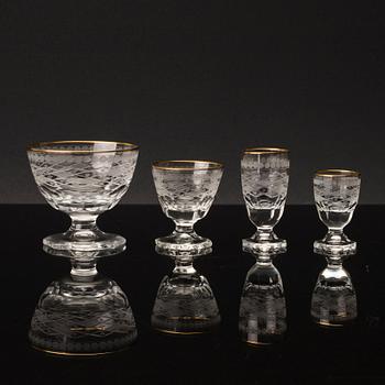 SERVIS, ca 93 delar, NGS Kosta glassliperi 1900-talets första hälft.