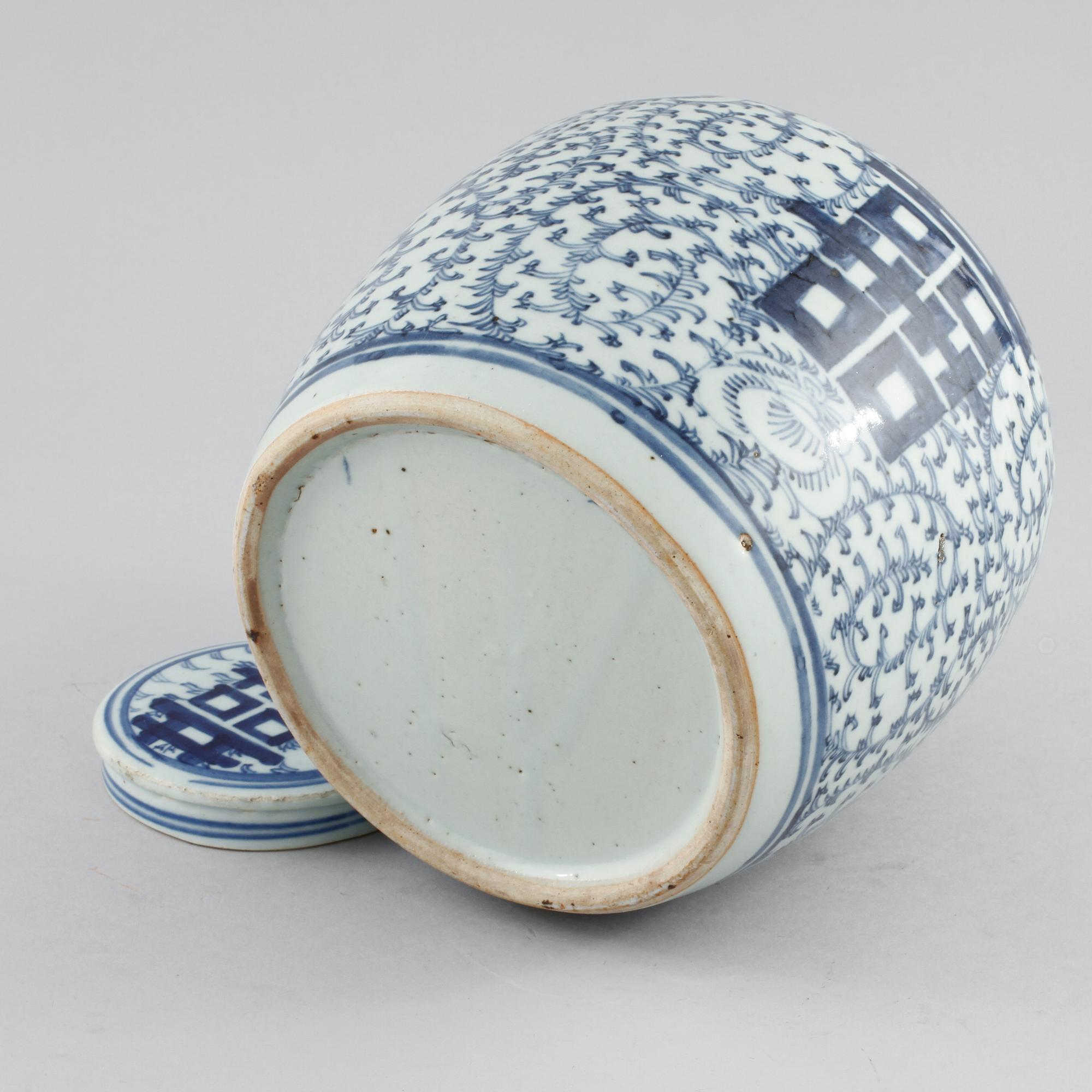 BOJAN MED LOCK, porslin, Kina, 1800-tal.