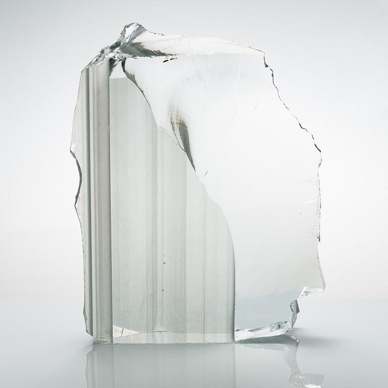 Timo Sarpaneva, skulptur, serien Glass age, "Namnlös" signerad Timo Sarpaneva 1983. Iittalan/Toijalan kivivenveistämö.