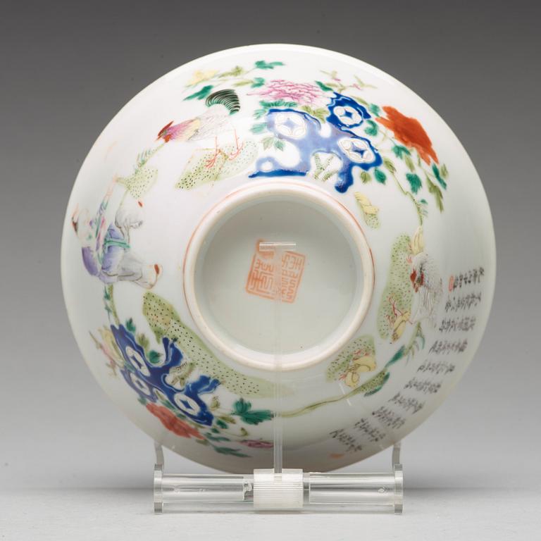 A famille rose bowl with chicken, hens and a poem, Qing dynasty with Guangxu mark (1875-1908).