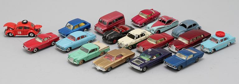 LEKSAKSBILAR, 33 st, bl a Tecno o Dinky Toys, 1900-talets mitt.