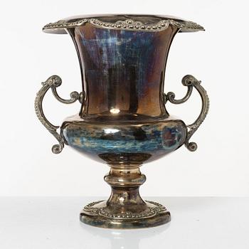 Champagne cooler, silver plate, circa 1900.